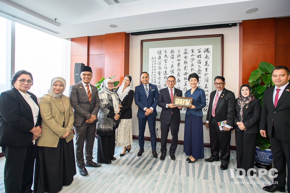 Sahabatningema's tweet photo. Ning @emaumiyyatulch selaku anggota Delegasi BKSAP DPR RI menghadiri pertemuan dengan Vice-Minister of International Department of CPC Central Committee, Sun Haiyan, di Beijing, Tiongkok. (4/9/2024). 
#DiplomasiParlemen
#bilateraldpr #ningema #emaumiyyatulchusnah #sahabatningema https://t.co/vpQgtlxx4g