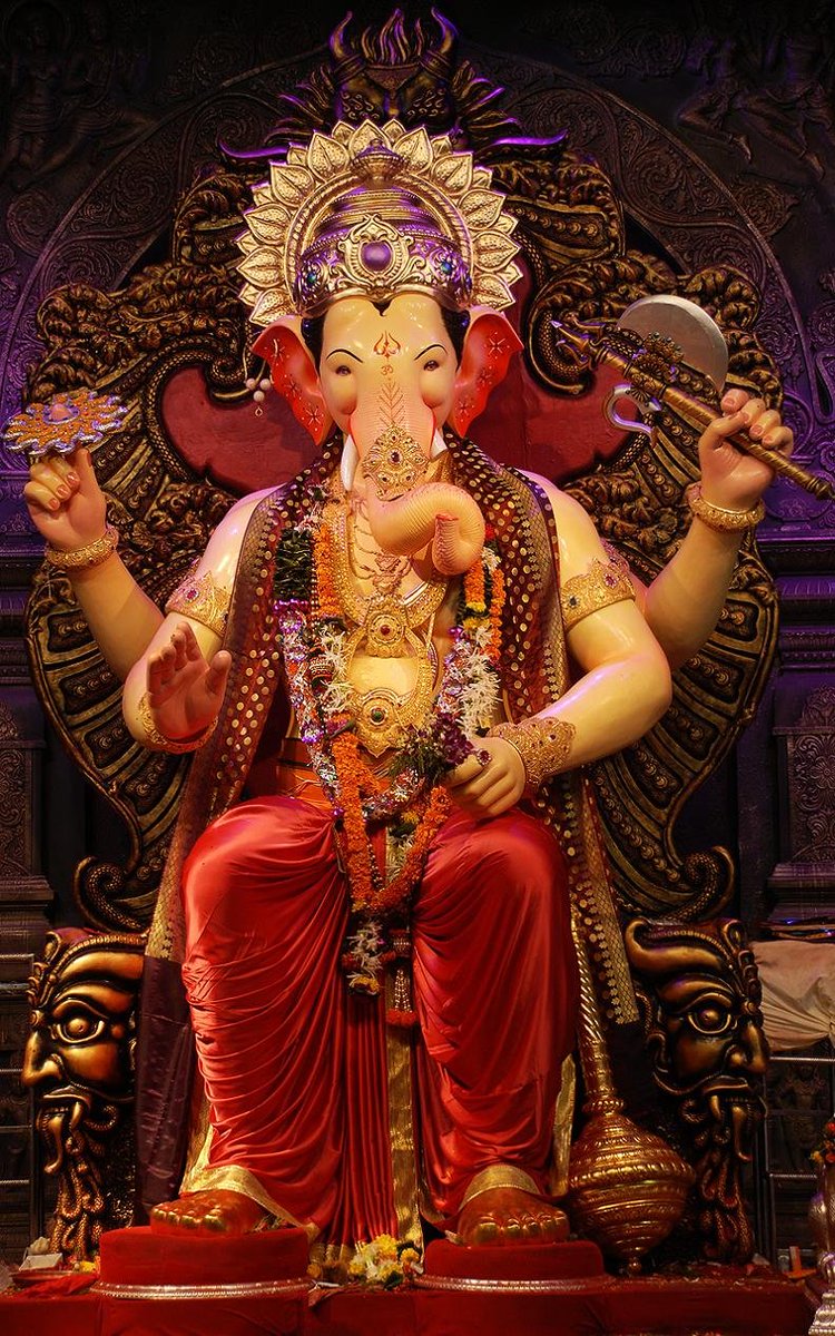 VertigoWarrior's tweet image. Thread of the most
1. Lalbaugcha Raja, Mumbai