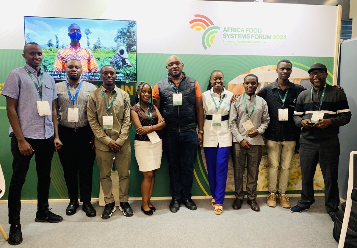 SangwaSifa's tweet image. Uganda 🇺🇬 meets Rwanda 🇷🇼 at the #AFSForum2024! 
It was a great pleasure connecting with Grace Musimami Kezirone and his team, alongside my fellow Rwandese #AgInfluencersRw exchanging insights on agricultural innovation and media collaboration for sustainable farming.