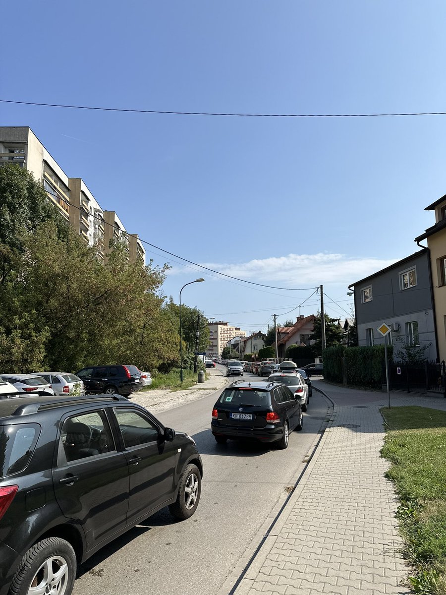 kaleta_michal's tweet photo. Halo @krakow_pl i ZDMK, czy ktoś panuje nad organizacją ruchu🚦w #krakow? Kto bierze odpowiedzialność za zmiany w ruchu 🚧🚧🚧 na ul. Mogilskiej i osiedli sąsiadujących? Paraliż ul. Ślicznej, Kantora, Ostatniej, Łaszkiewicza i zagrożenie w ruchu 🚑🚒🚓🚨⛔️
@tvn24 @Wyborcza_Krakow https://t.co/QrHkma2aJ3