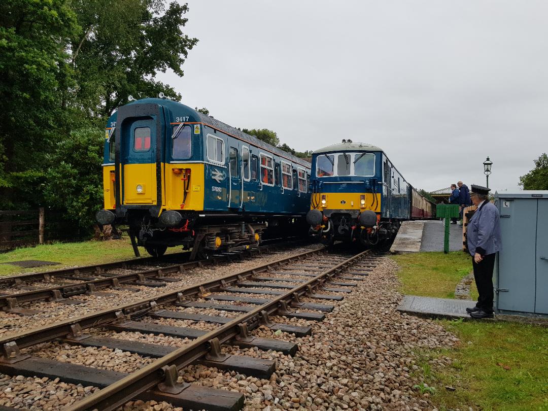 markb846's tweet photo. @Gordon_3417 arrives at Kingscote on the @bluebellrailway while 73133 waits for the road south. 06/09/24. https://t.co/Z7aBb86TSp