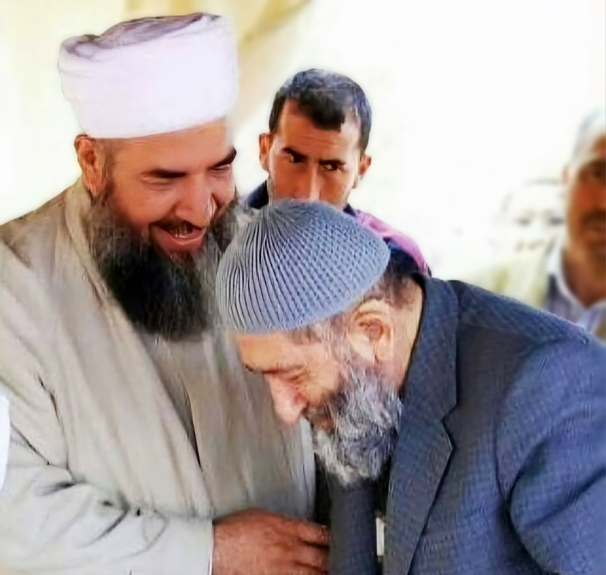 Eski Sofiler Anlatıyor tweet media