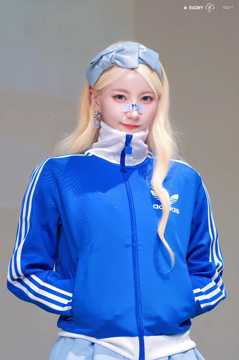 Rainyb_Yubin's tweet photo. 240907 팬사인회 유빈

#오마이걸 #OHMYGIRL #유빈 #Yubin https://t.co/pJ7zubjAuS