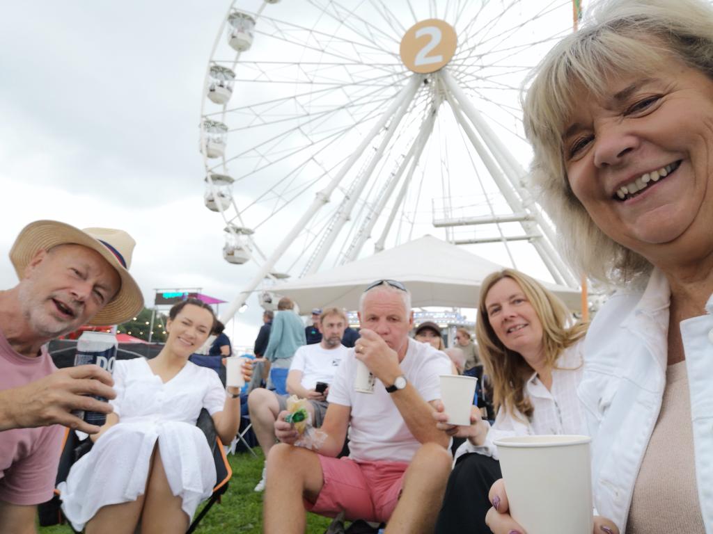 Cheers from #radio2inthepark