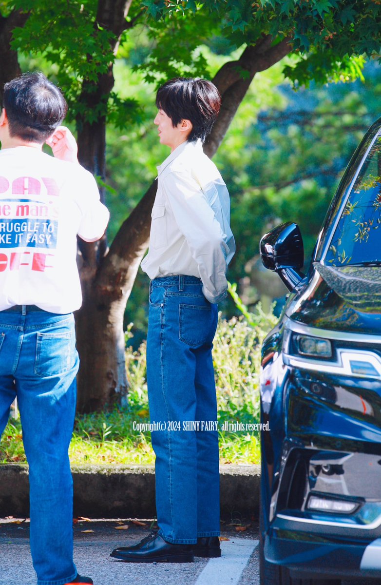 ShinyFairy_cn's tweet photo. 240907 JIMFF 
스태프분들께예의바른차니가조아..🤍
#찬희 #CHANI https://t.co/Tgz0Vtavuy
