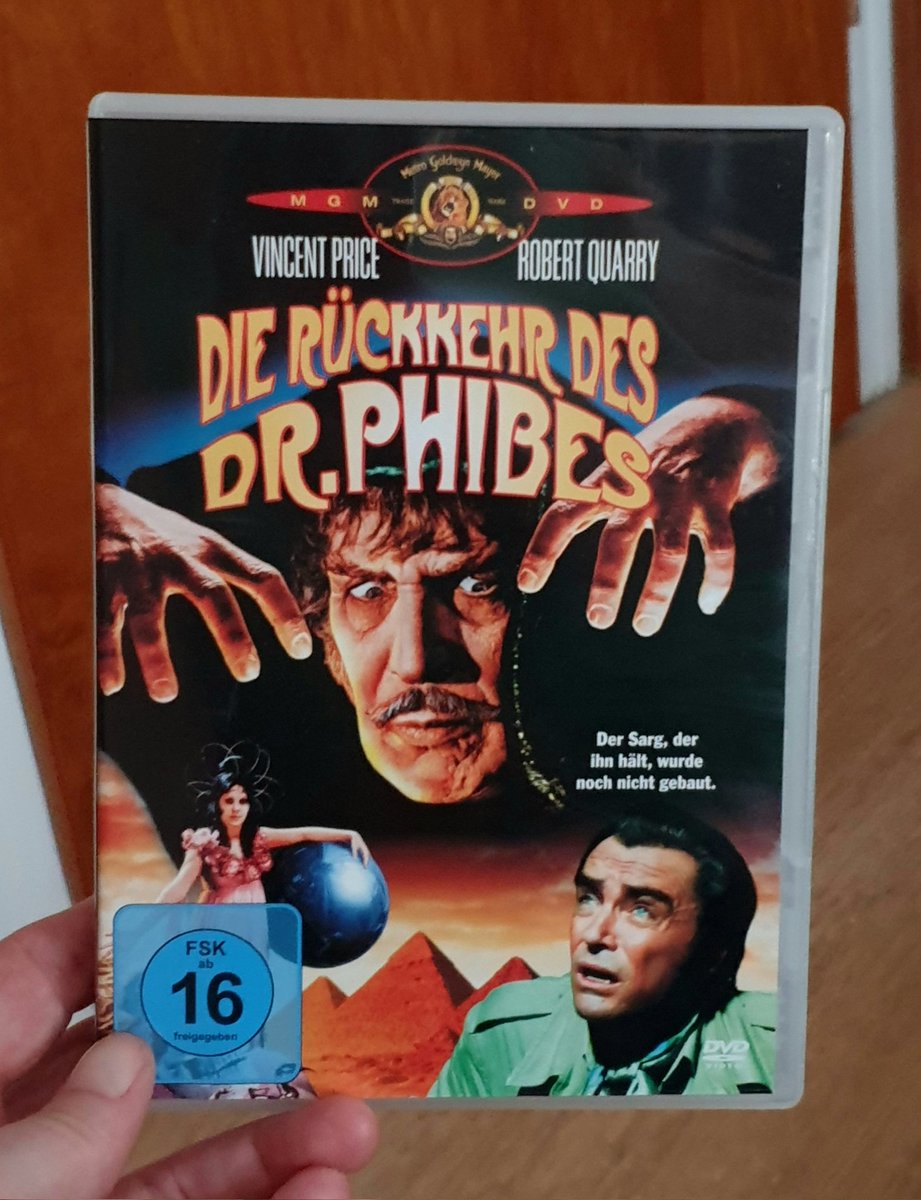 TanjaStrutzl's tweet image. A great &amp;amp; crazy movie series from the 70s directed by #RobertFuest, #TheAbominableDrPhibes &amp;amp; #DrPhibesRisesAgain. #VincentPrice #VirginiaNorth #JosephCotten #NormanJones #RobertQuarry #PeterCushing #TerryThomas #ValliKemp