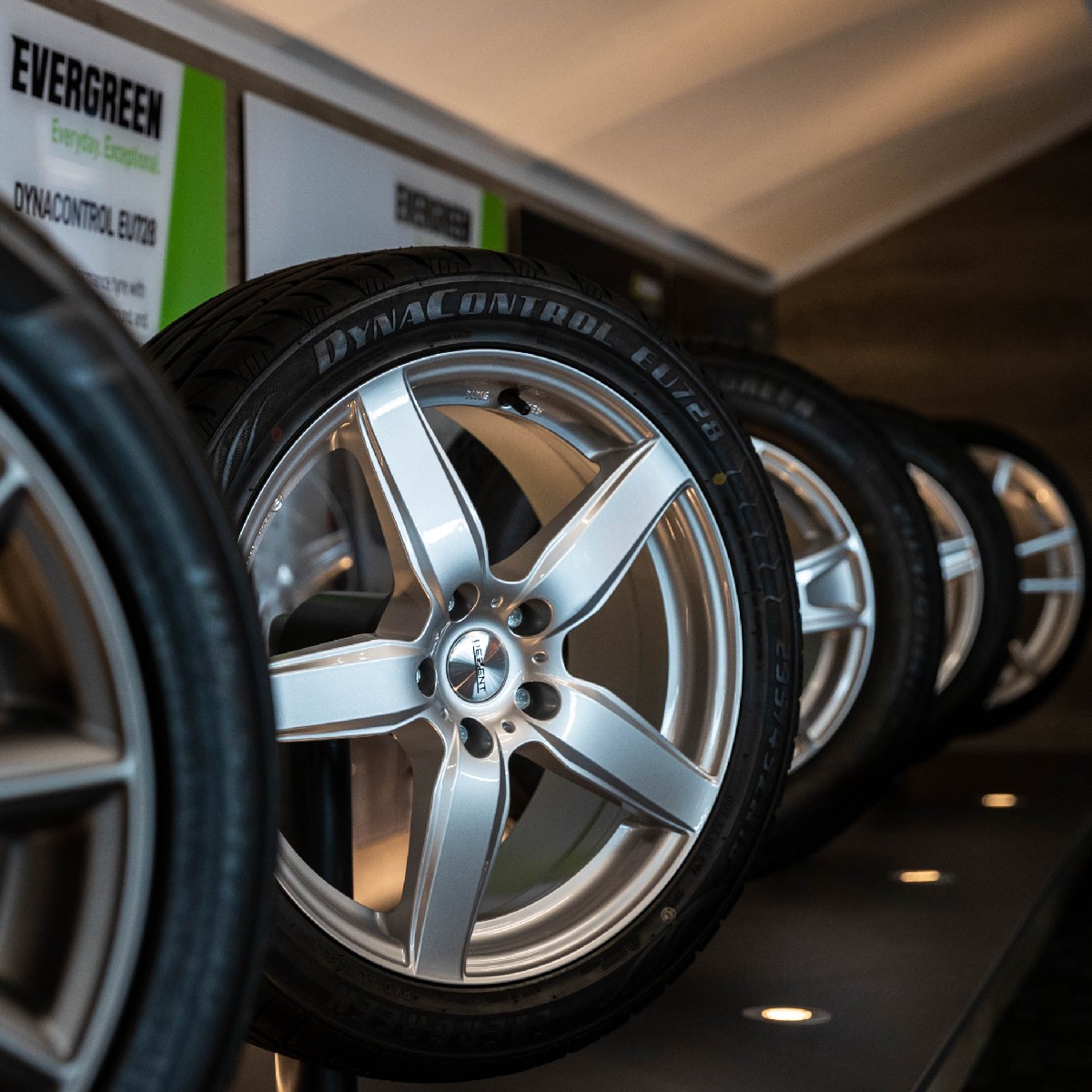 The Evergreen range features a wide choice of fitments, making it easy to find the perfect tyre to suit your needs.   

Find your tyre: brnw.ch/21wMrqB
