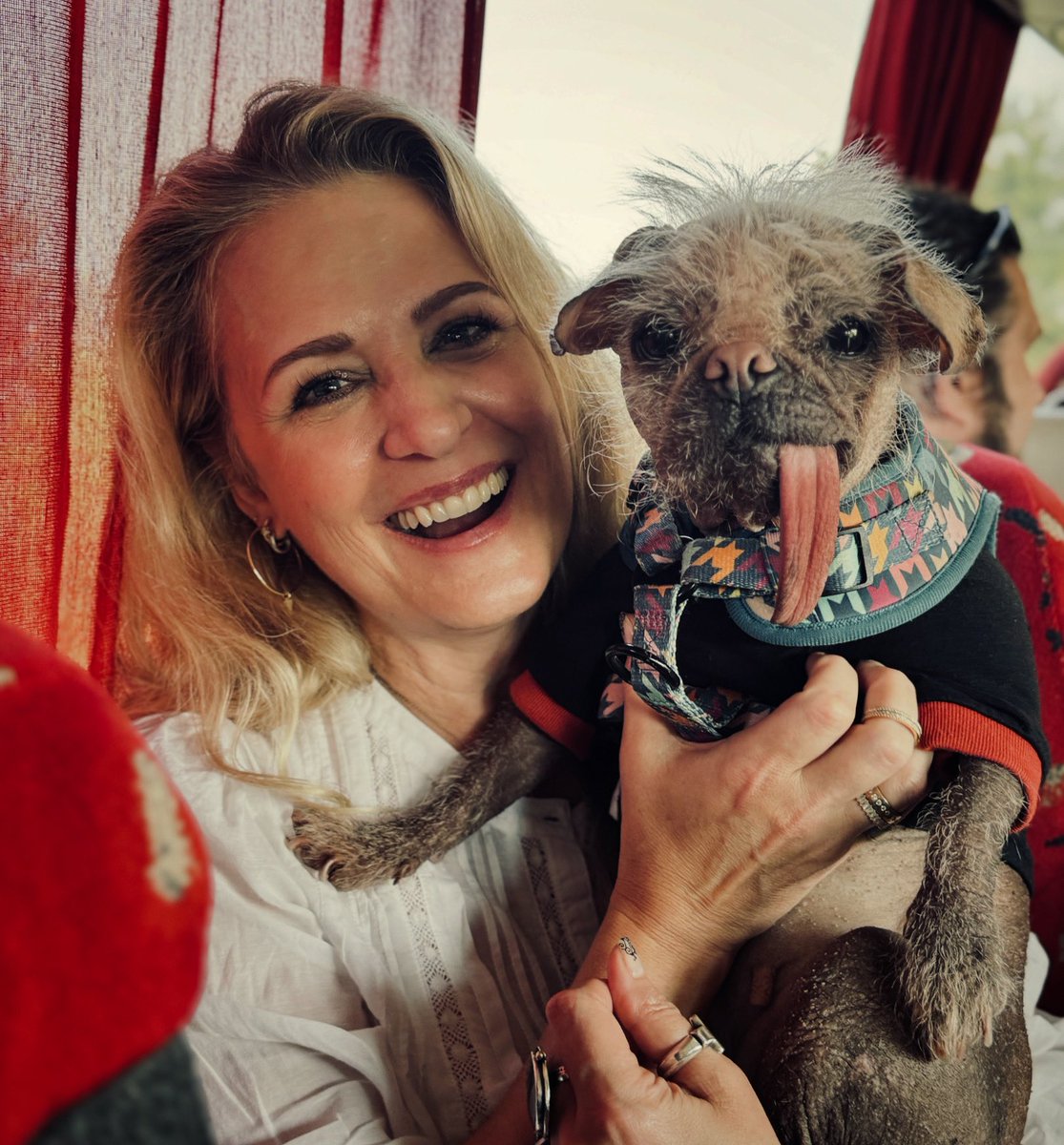 SamSmithTweets's tweet image. YOU GUYS 
It’s Peggy 😍

#dogpool