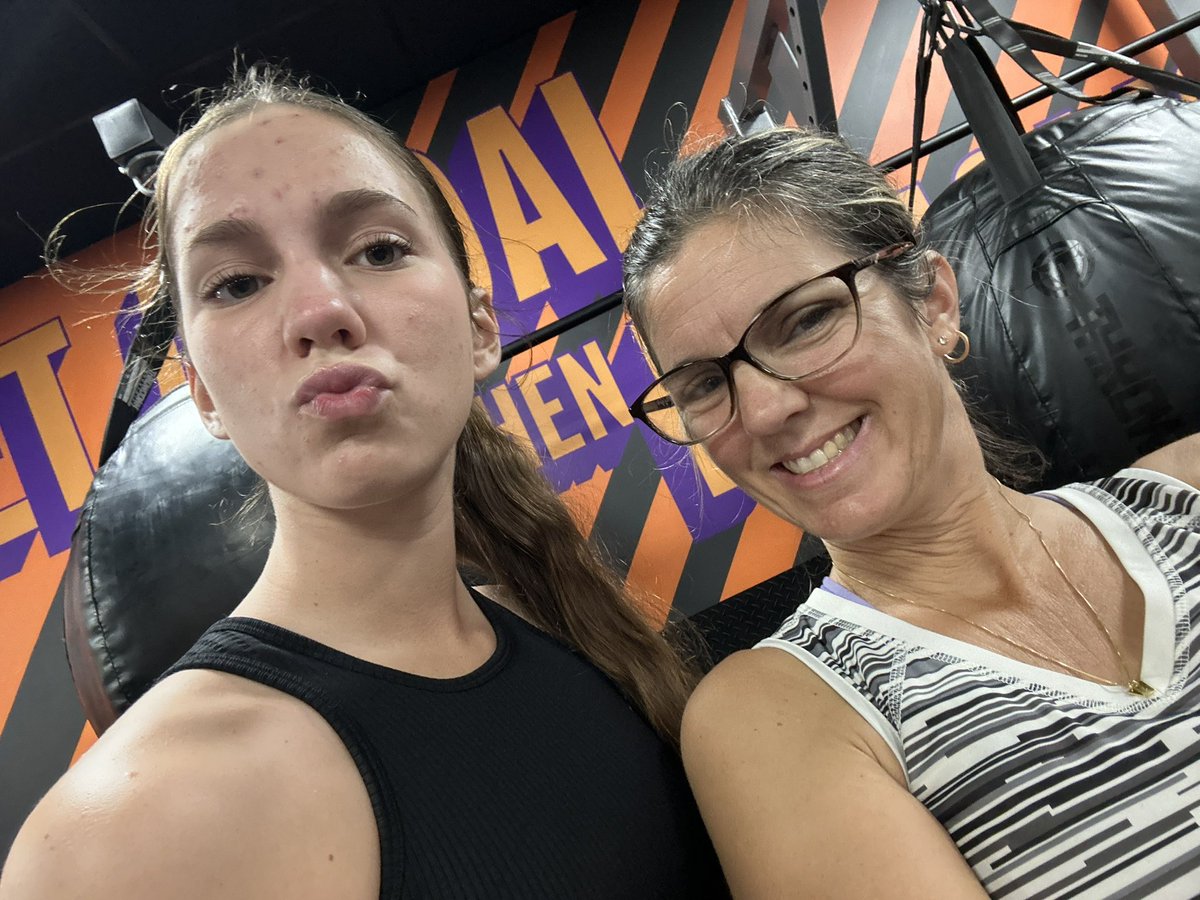 soft33rules's tweet image. Happy Sweet 16 to the one and only @CurroKennedy. Love you!