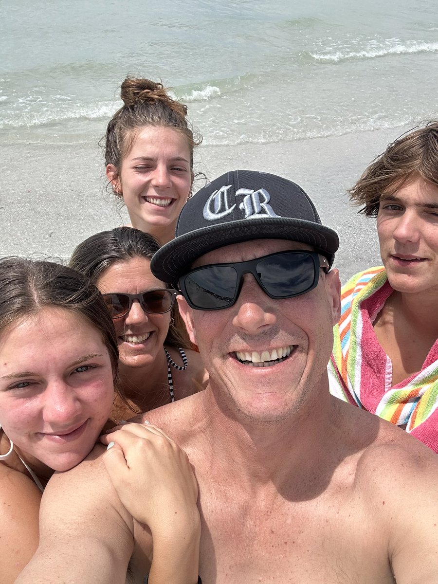 soft33rules's tweet image. Happy Sweet 16 to the one and only @CurroKennedy. Love you!