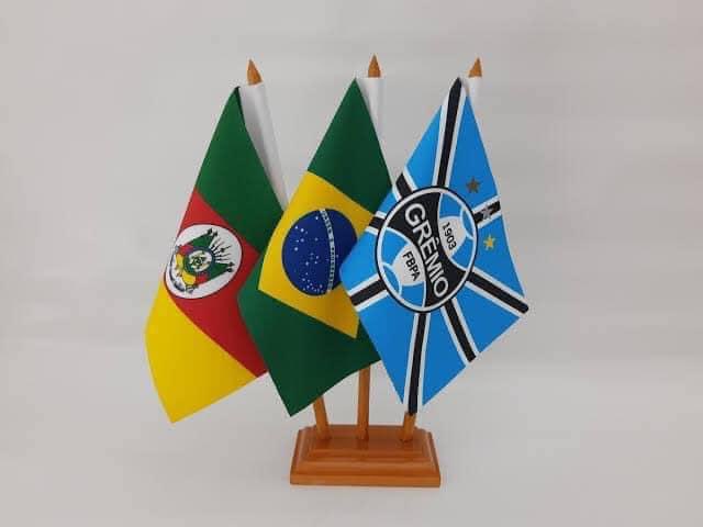 radiohtoficial's tweet photo. Hoje é dia #07desetembro, dia da Independência, dia de celebrar a liberdade, a diversidade e a grandeza do #Brasil
A #RadioHT é orgulhosamente gremista, gaúcha e brasileira e deseja paz e prosperidade para todos os brasileiros.
Bom feriado a todos! https://t.co/G7H96sitpf