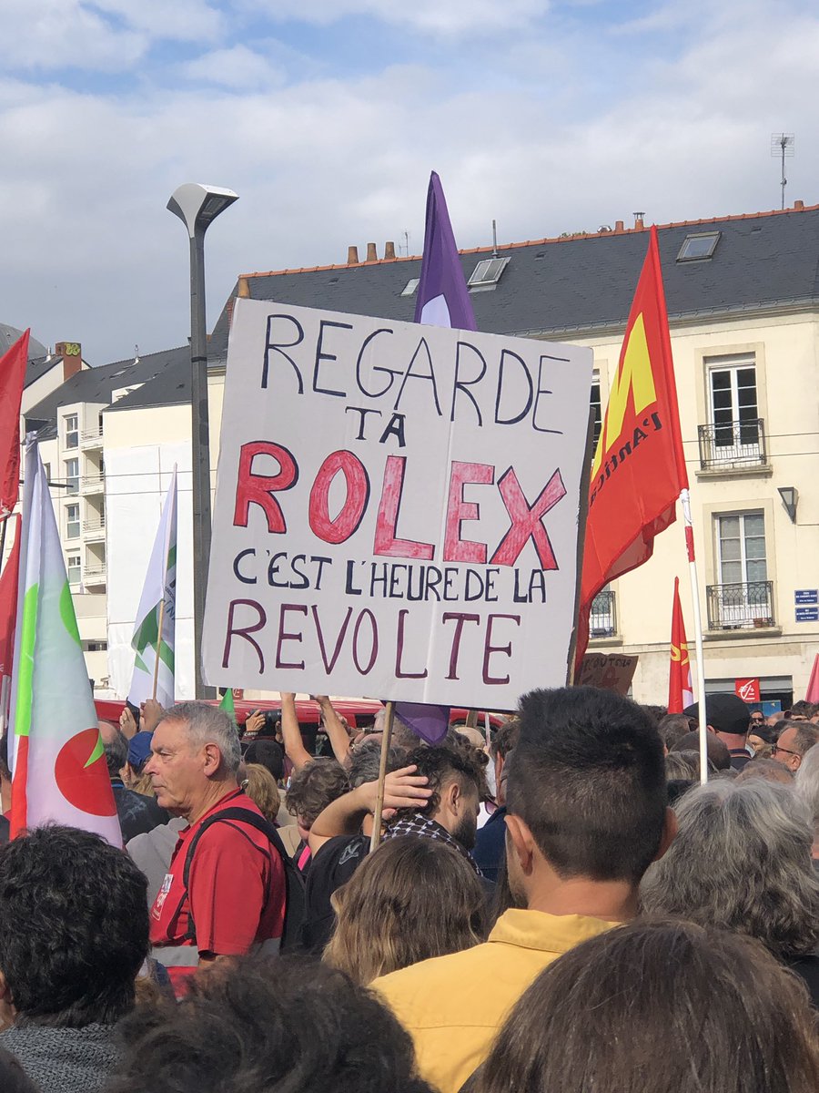 “On s’est fait Barnier”, “Regarde ta Rolex, c’est l’heure de la révolte” : quelques slogans pendant la manifestation du 7 septembre “contre le coup de force de Macron” à #nantes 
(<a href="/presseocean/">Presse Océan</a>) 
#manif7septembre