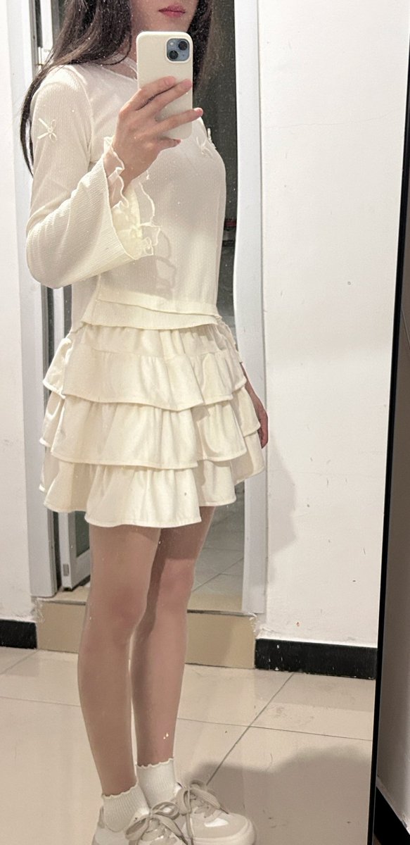 WUTWHRs's tweet photo. 穿上裙裙出去玩咯，做女孩子真开心😁#伪娘 #男娘 #女装 https://t.co/kcBp8KmL95
