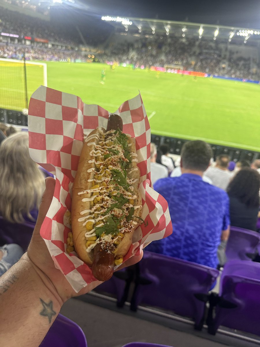 Cholo Dogs Mexican Hot Dogs tweet media