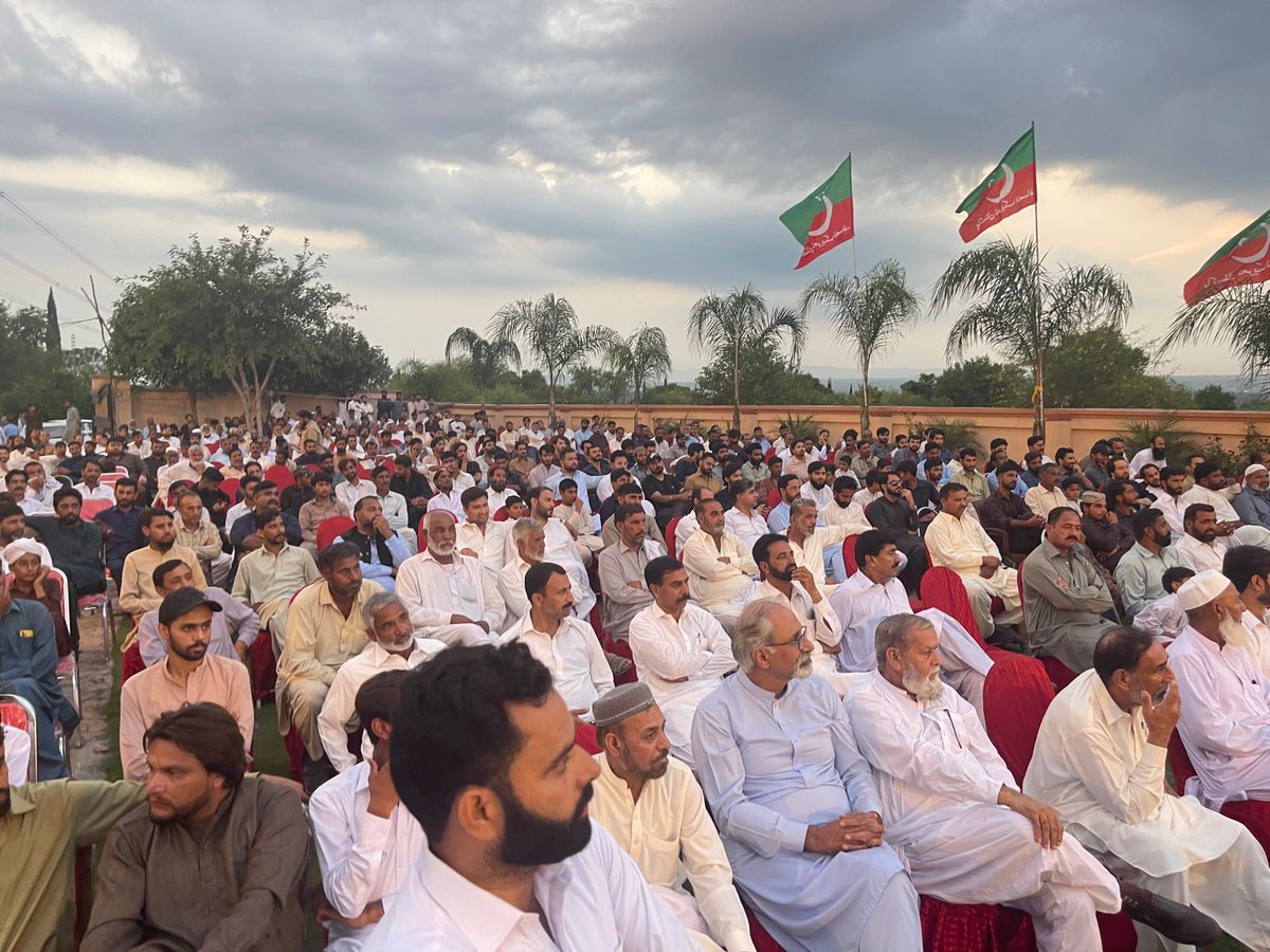 PtiNorthPunjab's tweet photo. Highlights from last night’s Worker Mobilisation Convention organised by Worker Ittehad Group in Rawalpindi. Hats off the party workers for organising such a fantastic event. InshAllah, Rawalpindi will be out in huge numbers for the release of Pakistan’s one true leader, Imran Khan.
#نکلو_قیدی804_کے_لیے