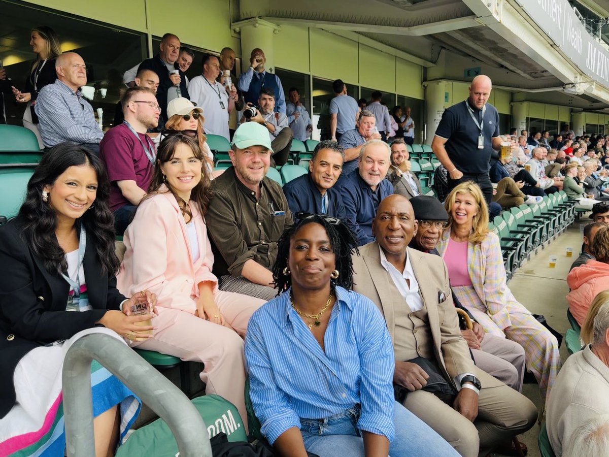 colinmcfarlane's tweet photo. โญ๏ธWonderful to see Pope hit 154 at the Oval today @surreycricket My Dad is cricket mad so a very special day for him thanks to @adilray for organising it all & what a great gathering!โญ๏ธ๐๐ฝ #ENGSL https://t.co/gvW2Asa0Hy