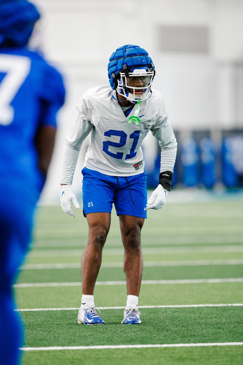 WEEK 2 IRVINGTON HS COLLEGE ROTATIONAL GUYS TODAY!! MAKE EVERY REP COUNT MEN!!! LEAD YOUR TEAM TO VICTORY!! #IrvingtonTuff #TheProgram