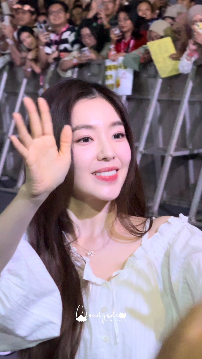 3___2__9's tweet image. 주현이 팬들 보러 올 때 옷 예쁜 거 입고 오는 거 넘넘 좋아죽겟뜸