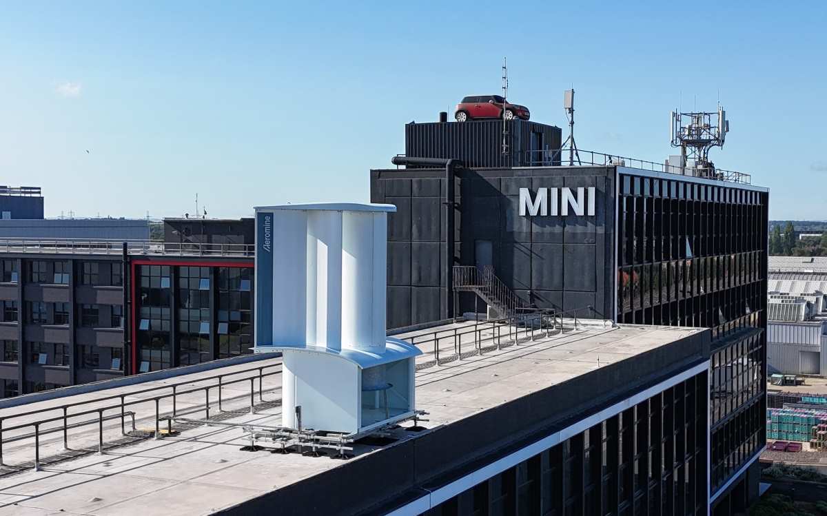 imodhaus's tweet photo. Se instala el primer sistema de energía eólica «sin movimiento» del Reino Unido en el tejado de la planta de BMW en Oxford https://t.co/L53W6nuJ0P https://t.co/ReM39NGV9G