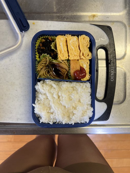 今日のお弁当。 #お弁当 #おばちゃんみたいなおじちゃん https://t.co/9dWsAQhHl8<a href="/tag/%E3%81%8A%E5%BC%81%E5%BD%93"class="tags">#お弁当</a><a href="/tag/%E3%81%8A%E3%81%B0%E3%81%A1%E3%82%83%E3%82%93%E3%81%BF%E3%81%9F%E3%81%84%E3%81%AA%E3%81%8A%E3%81%98%E3%81%A1%E3%82%83%E3%82%93"class="tags">#おばちゃんみたいなおじちゃん</a>