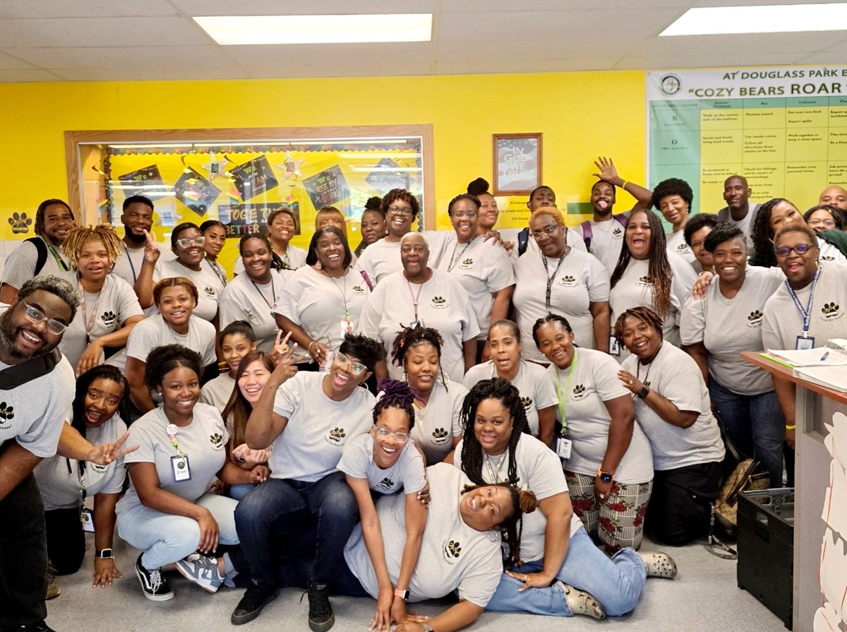 Douglass Park-PPS (@ppsdouglasspark) on Twitter photo DPES 24-25 Faculty & Staff
Celebrating a good week and sporting our new staff shirts! 🐻💛💚🍎🚸🚍
We will try this another time w/ out "Twister"! 🤭 ⬇️ <a href="/PortsVASchools/">Portsmouth Schools</a> DPES 24-25 Faculty & Staff
Celebrating a good week and sporting our new staff shirts! 🐻💛💚🍎🚸🚍
We will try this another time w/ out "Twister"! 🤭 ⬇️ <a href="/PortsVASchools/">Portsmouth Schools</a>