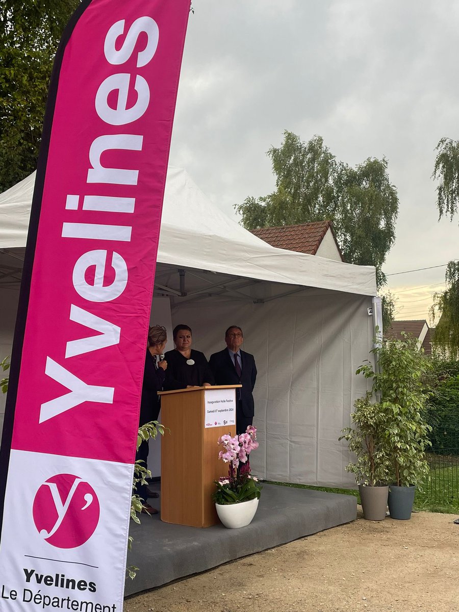 Dans un contexte budgétaire difficile pour les départements, les Yvelines restent aux côtés des communes. Inauguration de la Halle festive de Chapet réalisée avec le soutien financier <a href="/Les_Yvelines/">Les Yvelines</a>. Un nouvel équipement pour les Chapetoises et les Chapetois doté d'un boulodrome.