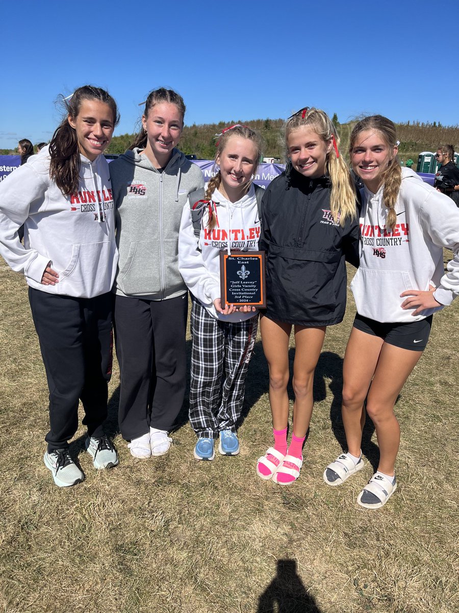 Huntley_CC's tweet image. STCE Leavey Invite 

Huntley varsity girls 3rd place! 

Led by Cori Kilvinger in 17th place! 🏃🏻‍♀️

Nice job girls!
