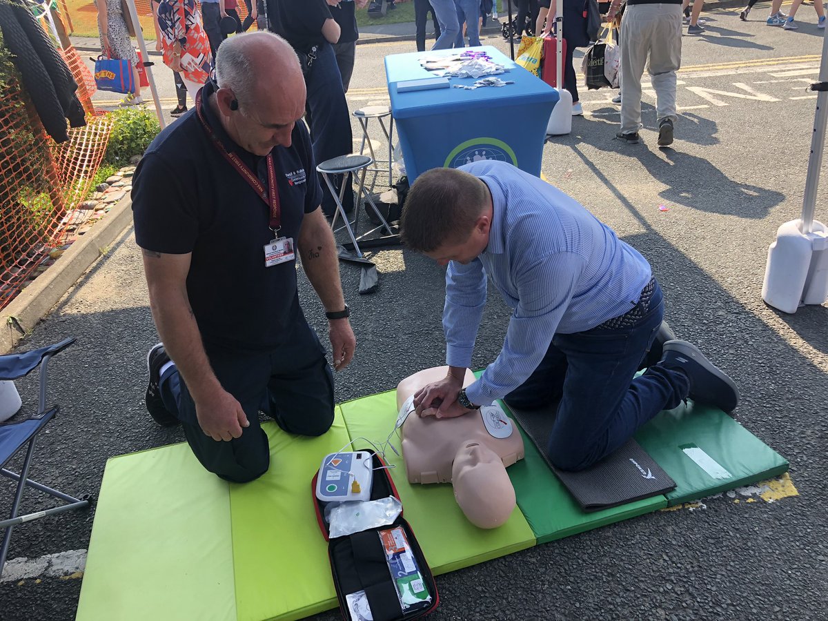 CormacDevlin's tweet photo. A lovely afternoon spent at the #Rathmichael Fete - well done to all of the organisers and volunteers! Gorgeous weather for it. https://t.co/e4lUPaIKg6