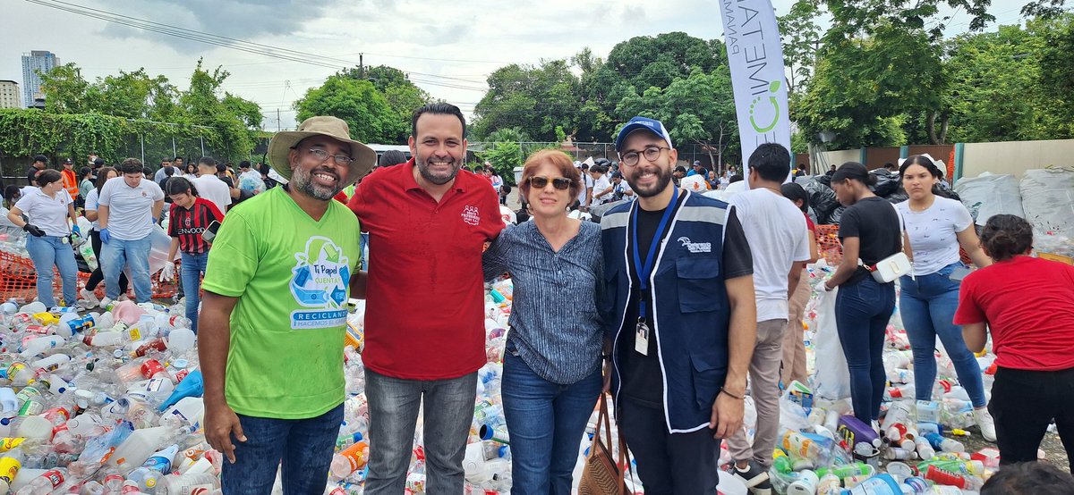 Orgullosa del trabajo de uno de mis mejores pupilos del #ProgramaBasuraCero #CdeGracia período 2014-2019 en este exitoso Plastic Rally de la JC de Betania en alianza c/ <a href="/recimetal/">Recimetal Panamá</a>, estudiantes, UIP, UDELAS #I.America y otros evitando contamimar rios y mares con envases plásticos