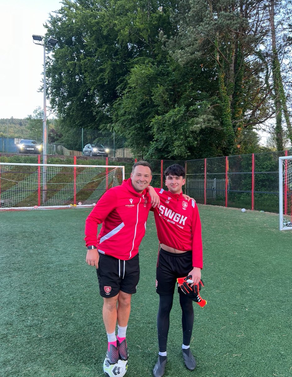 Congrats to SWGK Scholar Luke on making his debut in the Welsh Premier league today at just 17 🙌🧤