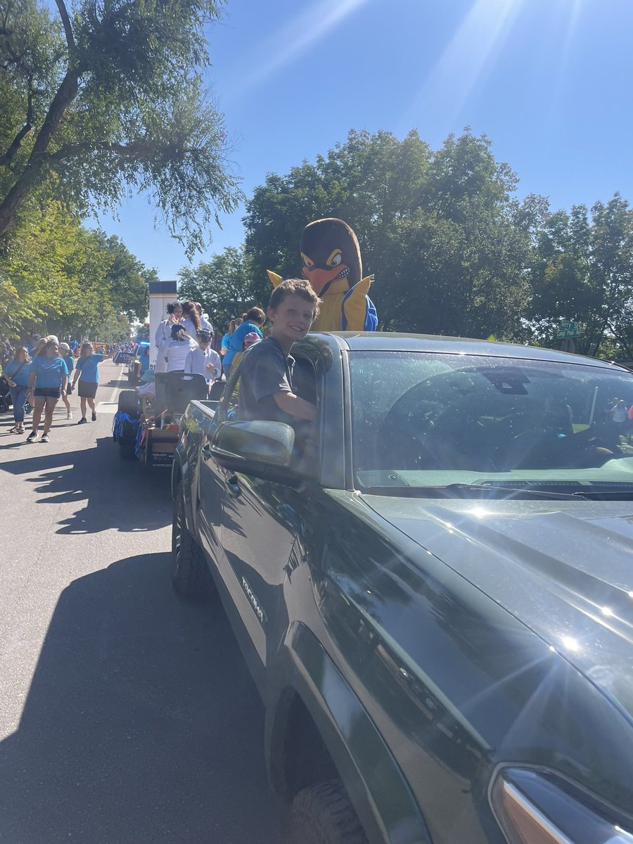 Lindsay Fox tweet media