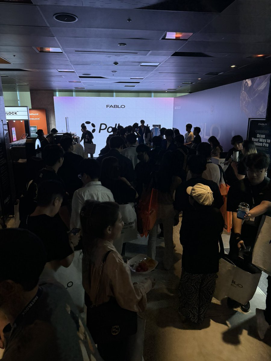 playfablo's tweet image. KBW기간동안 FABLO에 많은 관심을 보여주셔서 감사합니다~!! 너무 행복했어요. 앞으로 더 좋은모습으로 찾아뵐게요🥳
많은 기대 부탁드려요 🙏🏼🙌🏻🩵 @kbwofficial