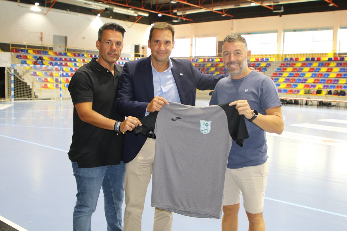 Sebastian090578's tweet photo. Con el clinic de árbitros @ctafabm se da el pistoletazo de salida a una temporada llena de ilusiones y de nuevos retos.

La mayor de las suertes y aciertos a nuestros casi 100 árbitros territoriales en la Temp. 24/25.

Agradecer a @juanrosasgallar por acompañarnos una vez más. https://t.co/syVte22Epp
