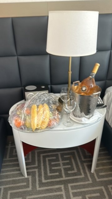 Inspired_Goals's tweet image. 🍷 Savor Life&apos;s moments
During my stay with my daughter at Ritz in Washington, DC, 
I received this beautiful fruit basket and a bottle of wine. 
Sometimes, it&apos;s the simple things in life that bring us the most joy.
#GoalInspiredCareerCoaching #WorkLifeIntegration