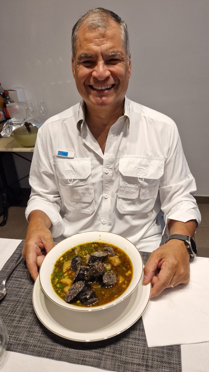 Rafael Correa tweet media
