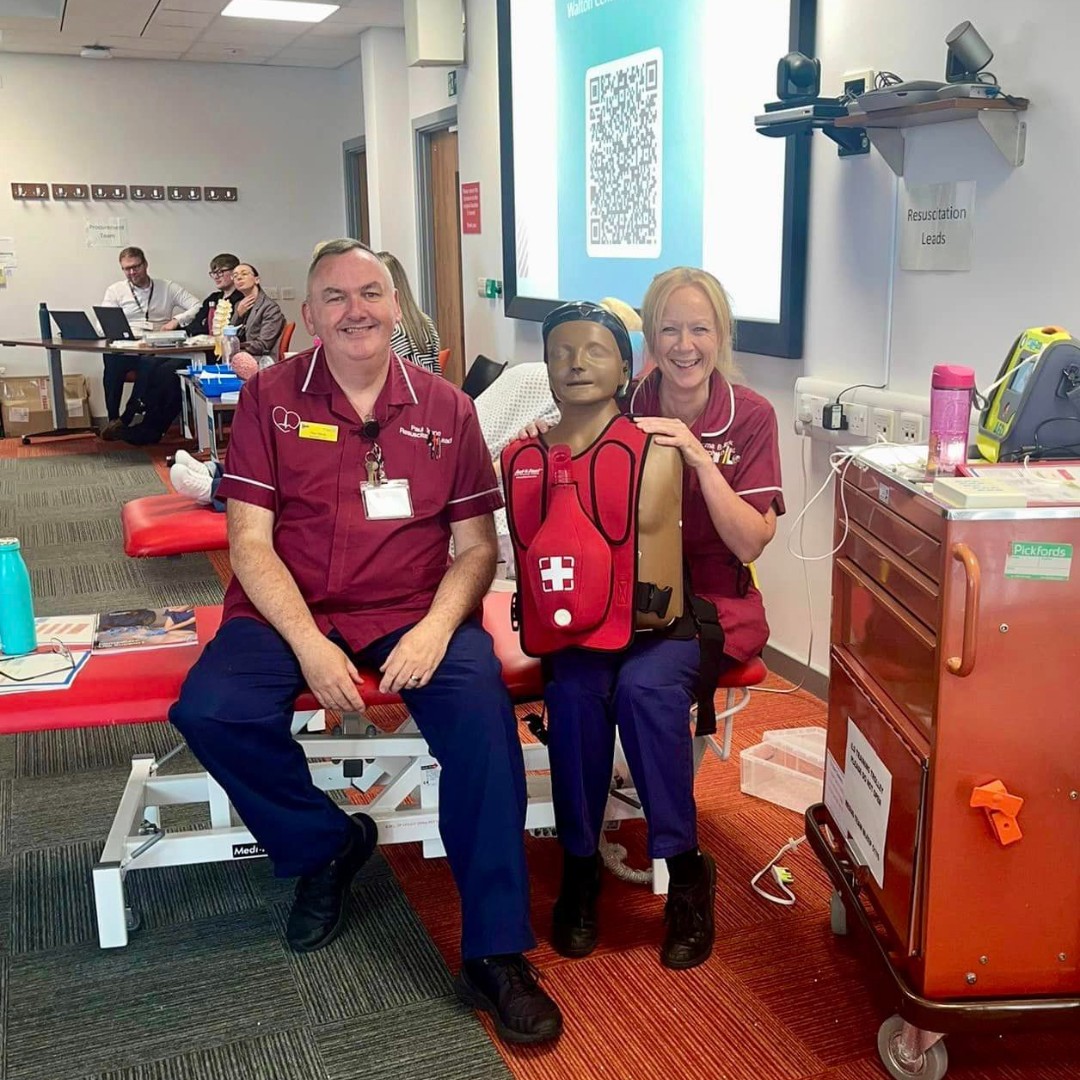 WaltonCentre's tweet photo. ♥️ To celebrate Restart a Heart Day on Wednesday 16 October, our Surgical, Medical and Acute Recovery Team are offering free Basic Life Support training to members of the public! Book now: https://t.co/wQBcnczicJ https://t.co/zOR6AMVn0t