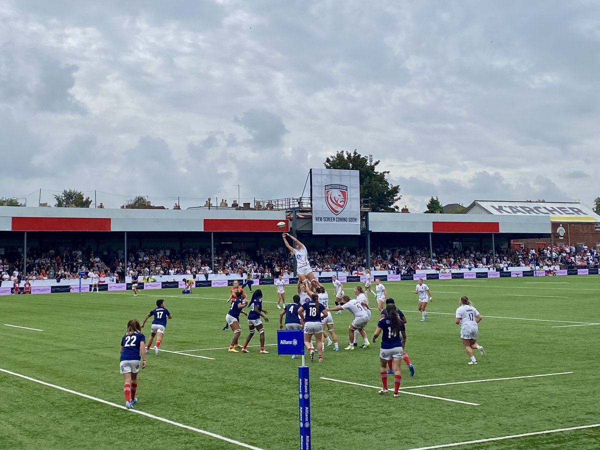 Bovidiva's tweet photo. Getting some England Women’s Rugby inspiration ahead of the new season. 

🏴󠁧󠁢󠁥󠁮󠁧󠁿 38:19 🇫🇷  

#ENGvFRA #RedRoses @RedRosesRugby @EnglandRugby https://t.co/flbLnM9Nyf