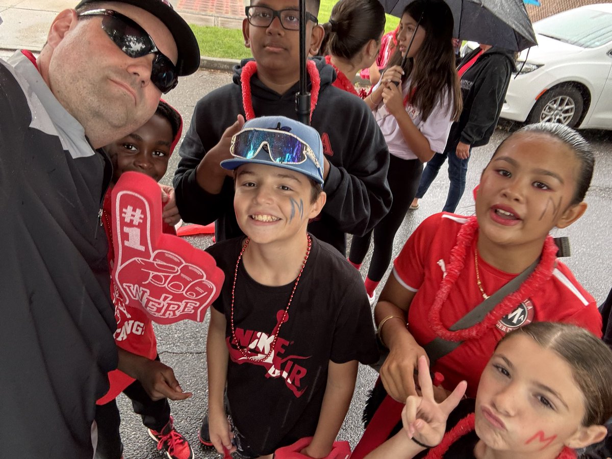 Representing <a href="/MineolaMS/">Mineola Middle School</a> at Homecoming <a href="/MineolaUFSD/">Mineola UFSD</a> #Mineolaproud