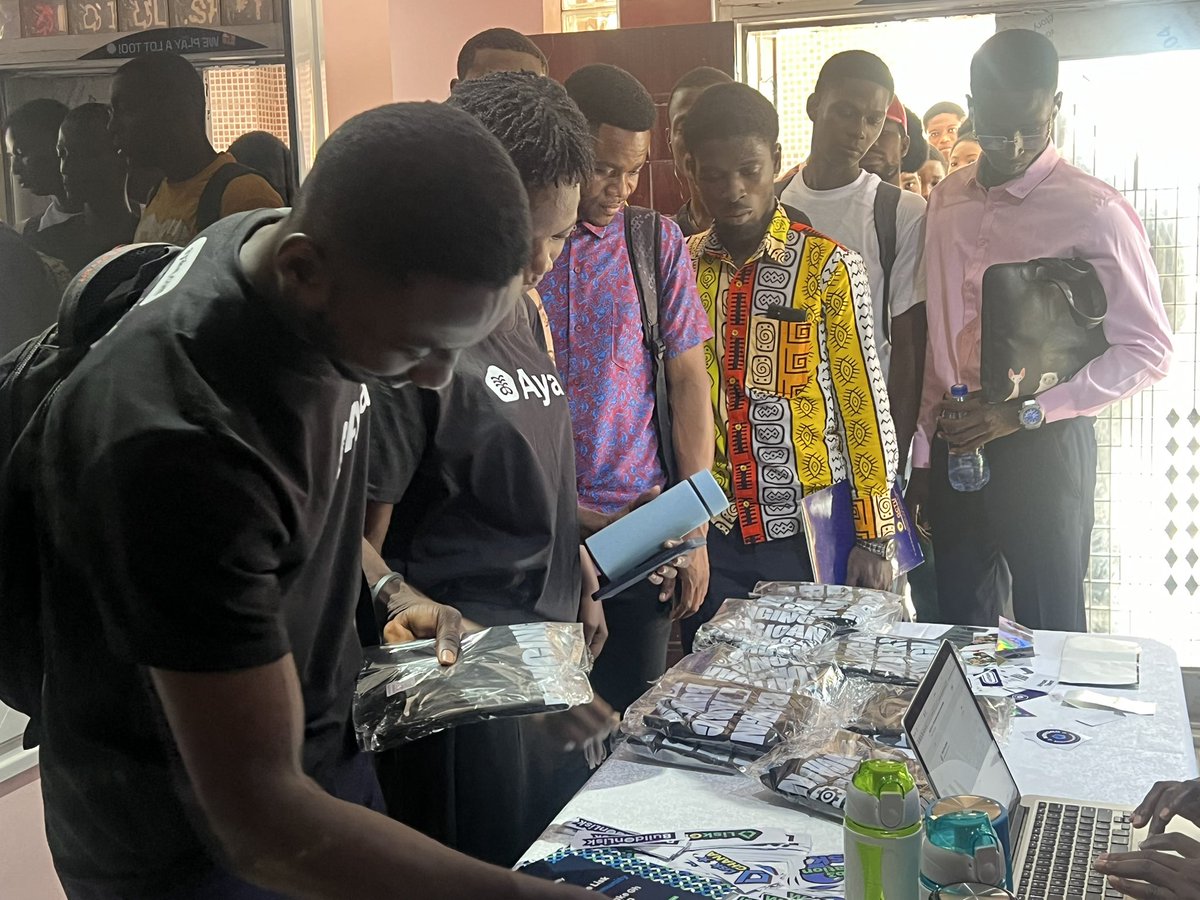 HaqiAilara's tweet image. Everyone is eager to begin their Web3 journey with @LiskHQ and @ayahq_ 

#LiskXAyaRoadshow #OnchainBuildersProgram #GoLisk #BuildonLisk #LiskGhana