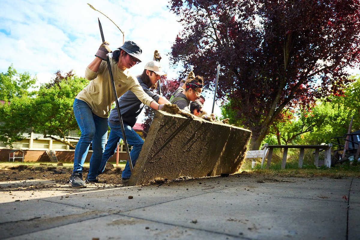#EMERGÈNCIACLIMÀTICA | Despavimentar les ciutats: una resposta social que s’estén davant l’escalfament urbà i del planeta directa.cat/despavimentar-… Un reportatge de Roger Costa Puyal (<a href="/RuesRu/">Ru</a>)