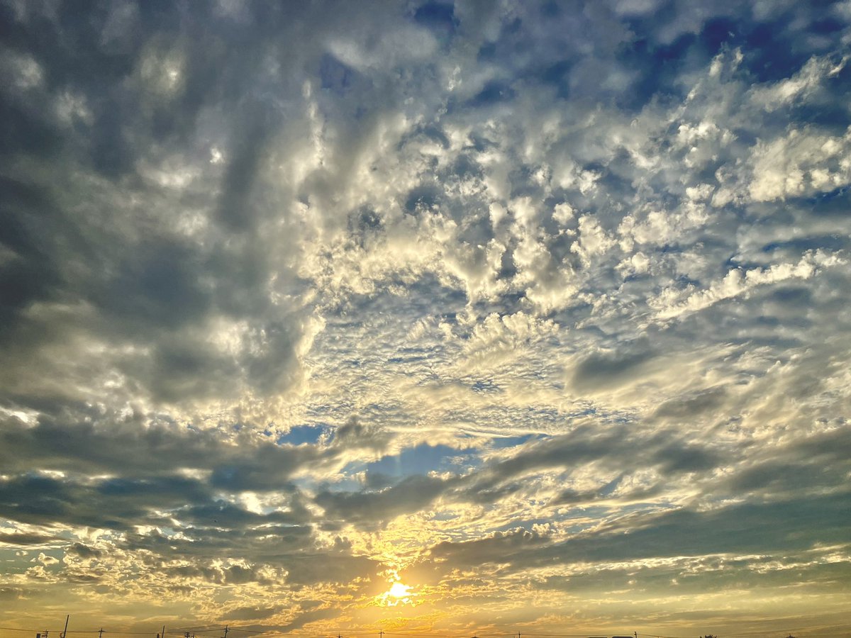 kirito_mistmoon's tweet image. #カコソラ #かこそら #夕暮れ #夜明け #空 #青空 #雲 #風景 #空大好き #空が好きな人と繋がりたい #空が好き
❤️☁️空の不思議さは美しい☁️❤️