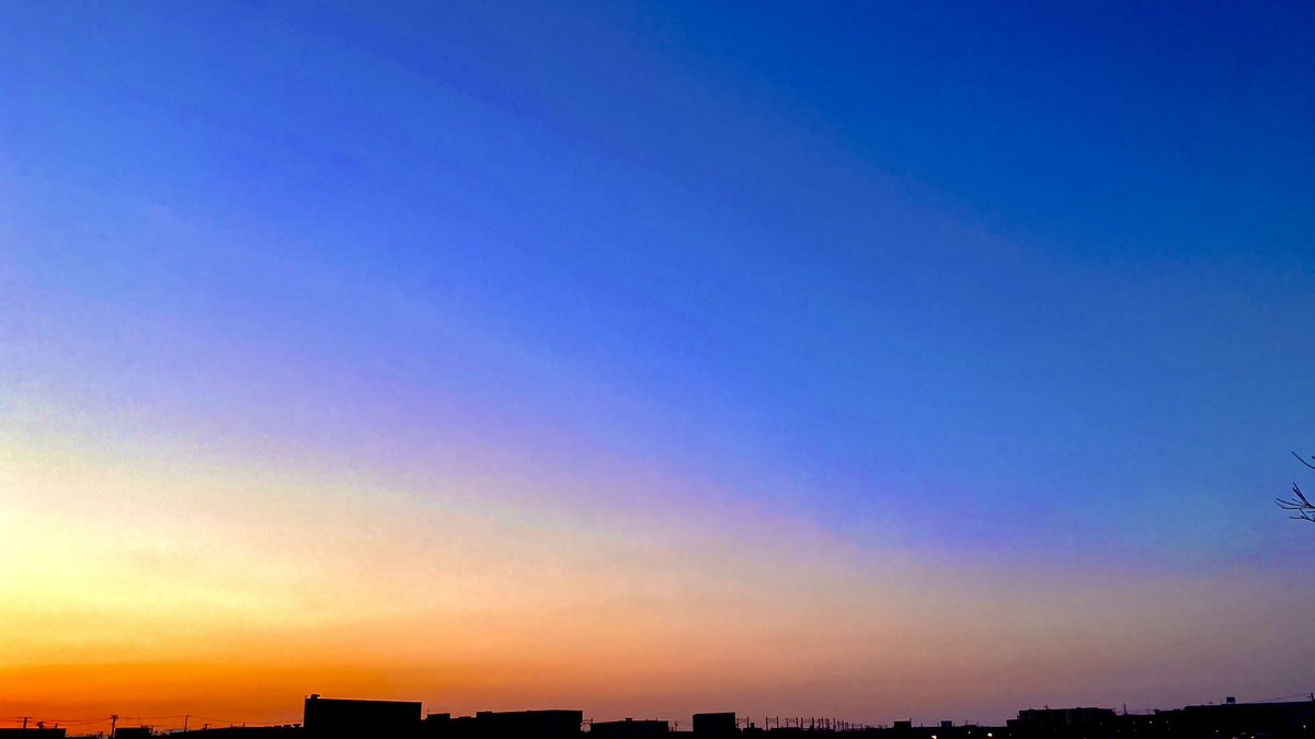 kirito_mistmoon's tweet image. #カコソラ #かこそら #夕暮れ #夜明け #空 #青空 #雲 #風景 #空大好き #空が好きな人と繋がりたい #空が好き
❤️☁️空の不思議さは美しい☁️❤️
