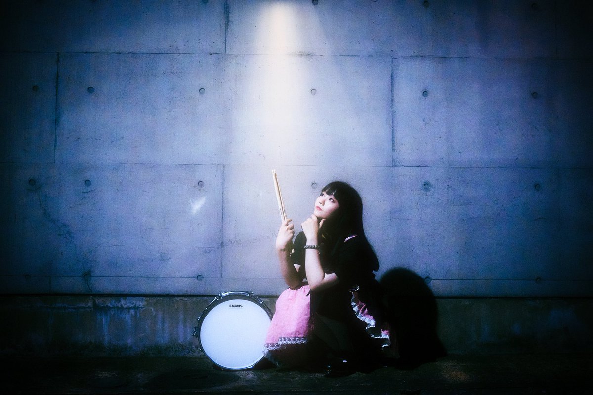 新しいアーティスト写真を公開してから10日ほど経ちましたが、
反響の大きさに感激しています！✨

たくさんのイラストやコメント、
本当にありがとうございます！

衣装を作ってくれた　<a href="/skow_mrs/">はるぱか🦙</a> 
写真を撮ってくれた　<a href="/noah_fml98/">Noah Nishiura / 西浦 乃安</a>