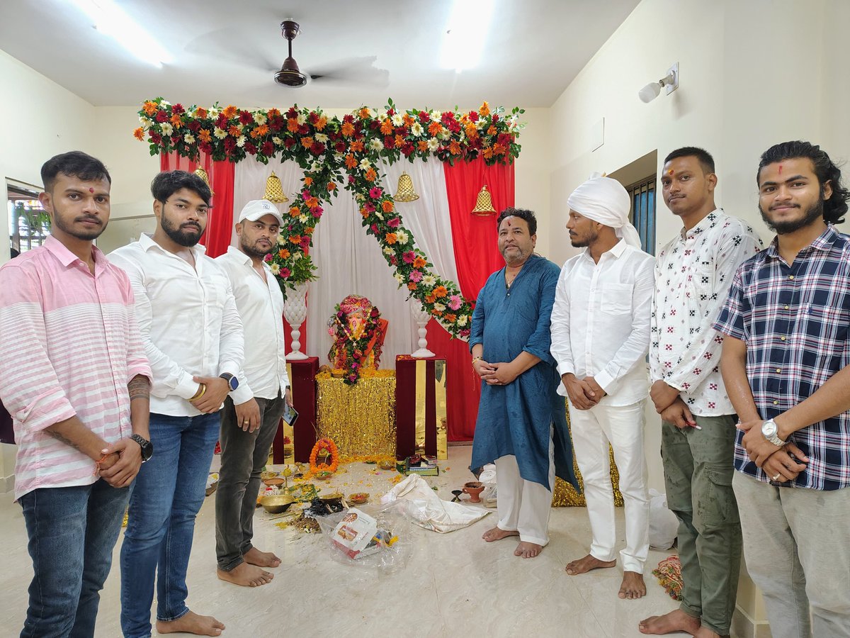 rudra_jaiodisha's tweet image. Celebrating Ganesh Puja with the vibrant members of Netaji Juba Bahini! Together, we honor the spirit of unity and devotion, embracing the blessings of Ganesha. #HappyGaneshPuja #NetajiJubaBahini #UnityInCelebration