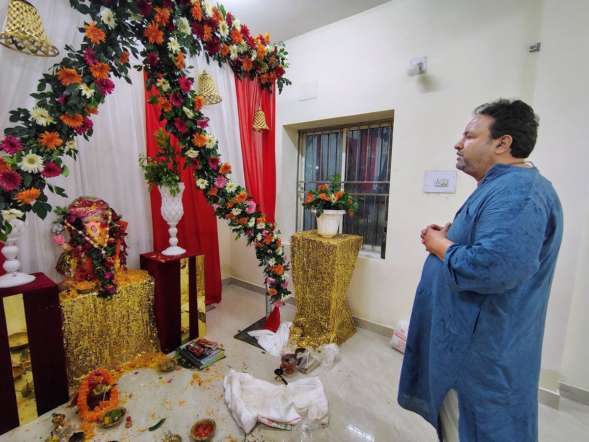 rudra_jaiodisha's tweet image. Celebrating Ganesh Puja with the vibrant members of Netaji Juba Bahini! Together, we honor the spirit of unity and devotion, embracing the blessings of Ganesha. #HappyGaneshPuja #NetajiJubaBahini #UnityInCelebration
