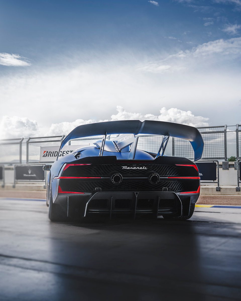 Maserati_HQ's tweet photo. They say racers don’t have lights.
#MaseratiMCXtrema #Maserati https://t.co/ftO56m43uY