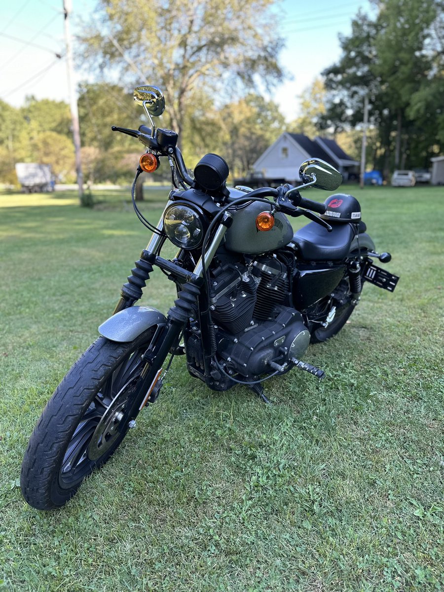 can’t stop staring at her 😍