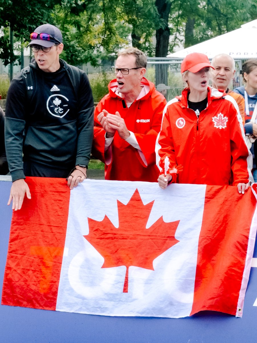 🌍🔥 Les supporters du monde entier se sont donnés rendez-vous à Clichy-sous-Bois aujourd'hui pour les épreuves de Para cyclisme sur route !!
-
🌍🔥 Fans from around the world gathered in Clichy-sous-Bois today for the Para road cycling events!!

📸 #Paris2024