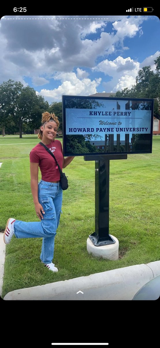 Khylee Perry (@perry_khylee15) on Twitter photo Had an amazing time on campus! Thank you <a href="/PresleyFisk/">Presley Fisk</a> & @CoachBJ_HPU for the hospitality and all the laughs!
Go yelllowjackets?
#Officialvisit
#Notcommitted Had an amazing time on campus! Thank you <a href="/PresleyFisk/">Presley Fisk</a> & @CoachBJ_HPU for the hospitality and all the laughs!
Go yelllowjackets?
#Officialvisit
#Notcommitted
