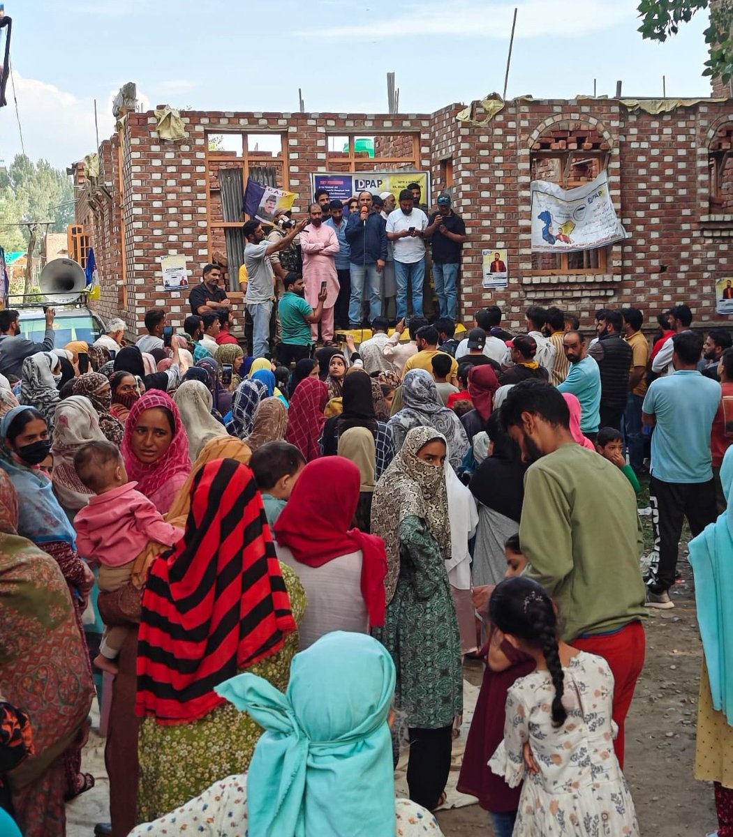 deva_bilal's tweet image. Thank you Chidhama for having trust in me. Aapka pyar aur bharosa meri taaqat hai. InshaAllah, hum sab mil kar chidhama ko naye maqam tak le jaenge. Aapka saath aur himmat hamare liye bohot zaroori hai. #Shukriya